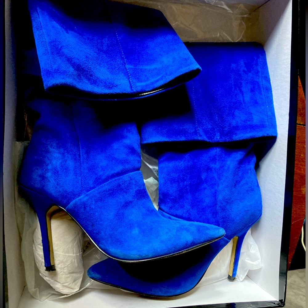 boutique 9 - vintage like high blue suede stiletto boots, gorgeous and sexy